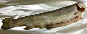 Mit Kräutern gefüllte Forelle mit Babymangold 3 Mit Kräutern gefüllte Forelle mit Babymangold 1