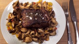 Sanguinum Abnehmrezept: Rumpsteak mit Pilzragout