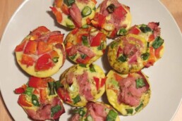 Herzhafte Eier-Muffins mit Gemüse 6 Sanguinum Eiermuffins mit Kochschinken und Gemüse
