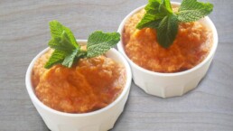 sanguinum_blog_rezepte_postings_gemuese-coulis_1280x720 1 Die meisten Gemüsesorten lassen sich zu einer wunderbaren Gemüsepaste verarbeiten, welche die ganzen Zuckerbomben-Fertigsaucen in den Schatten stellt.