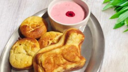 sanguinum_blog_rezepte_postings_quarklamm_1280x720 1 Himmlisches Oster-Dessert: Quarklamm ohne Mehl, mit Himbeercreme