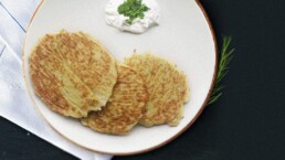 sanguinum_blog_rezepte_postings_blumenkohl-puffer_1280x720 1 Blumenkohl-Puffer