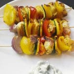 Die 11 besten Snacks zur WM 6 Sanguinum Abnehmrezept: Bunte Spieße mit Gemüse und Hähnchen