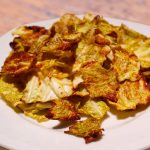 Die 11 besten Snacks zur WM 2 Low Carb Chips aus Wirsing - jetzt im Sanguinum Blog entdecken.