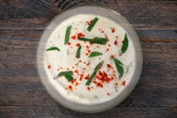 Raita: Joghurt mit Gurke und Minze 2
