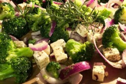 Brokkoli mit Feta und Joghurtsauce 3 Rezept: Brokkoli mit Feta und Joghurtsauce