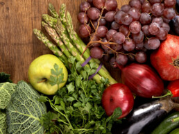 Obst und Gemüse auf einem Tisch